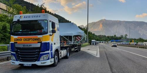 Transport de France vers l'italie grande largeur